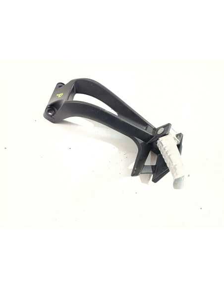 Platine repose-pied arrière droit YAMAHA FZ8- 2011/2015