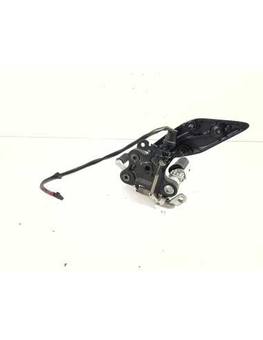 Platine repose-pied avant droit YAMAHA FZ8 800 - 2011/2015