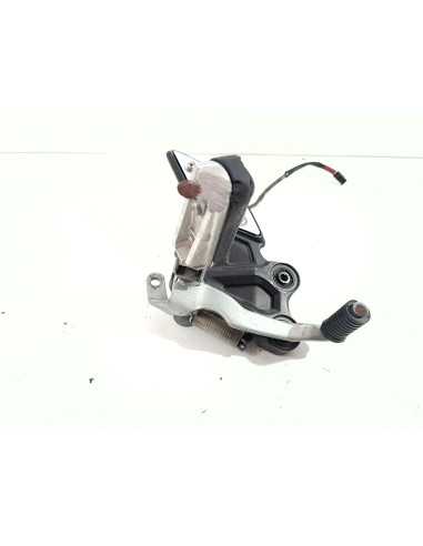 Platine repose-pied avant droit YAMAHA FZ8 800 - 2011/2015