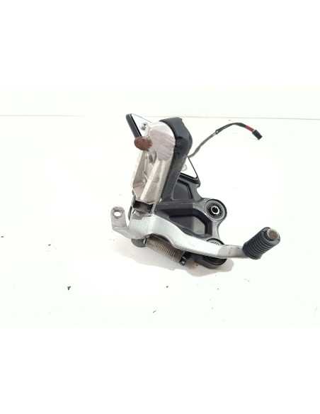 Platine repose-pied avant droit YAMAHA FZ8 800 - 2011/2015