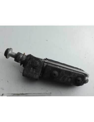 Repose-pied droit SUZUKI BANDIT 1200 GV75A - 1995-1999 - Occasion