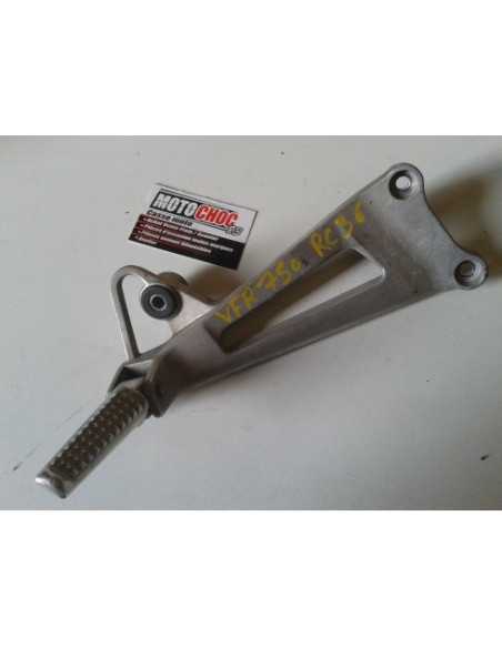 Platine repose-pied arrière droit HONDA VFR 750 RC36