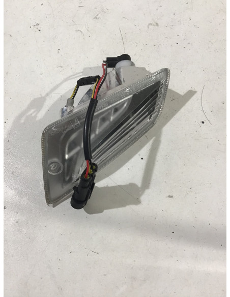 Clignotant droit VESPA GTS 300 - 2019/2022 - 1D000479-d Occasion Clignotant droit VESPA GTS 300 - 2019/2022 - 1D000479-d Occasion