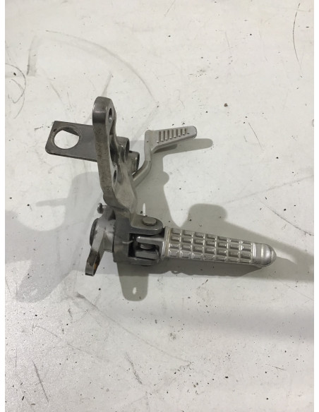 Platine repose-pied avant droit TRIUMPH SPEED TRIPLE 955 955i