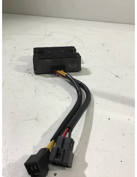 Régulateur TRIUMPH SPEED TRIPLE 955 955i - 1999/2004