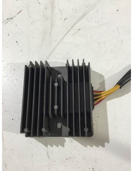 Régulateur TRIUMPH SPEED TRIPLE 955 955i - 1999/2004