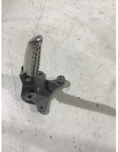 Platine repose-pied arrière droit YAMAHA X-MAX 125 b74 - 2018/2022 - Occasion