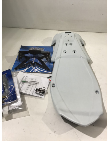 Passage de roue HONDA HORNET 600 - 2011/2013 - État Neuf