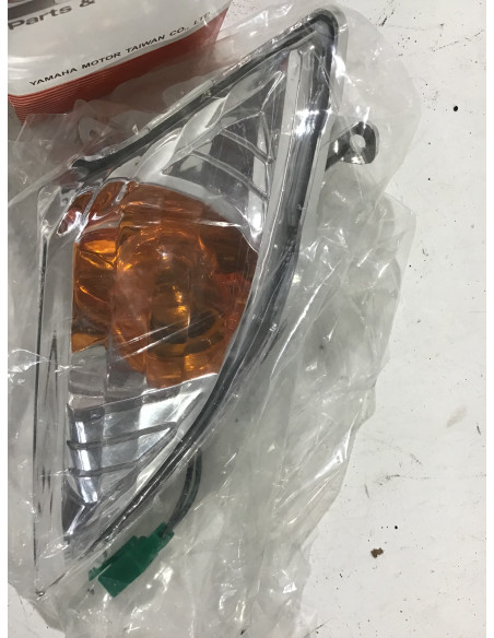 Clignotant avant droit YAMAHA CYGNUS 125 - 2011 - 4P9-H3320-00 Neuf