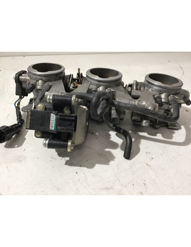 Corps d'injection TRIUMPH STREET TRIPLE 675 - 2011 - 1240478 Occasion