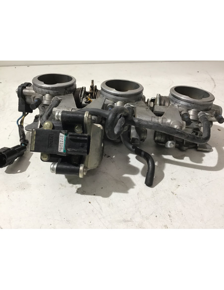 Corps d'injection TRIUMPH STREET TRIPLE 675 - 2011 - 1240478 Occasion