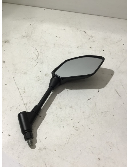 Rétroviseur droit YAMAHA MT09 900 - 2023 - B7N-26290-00 État Neuf Rétroviseur droit YAMAHA MT09 900 - 2023 - B7N-26290-00 État Neuf