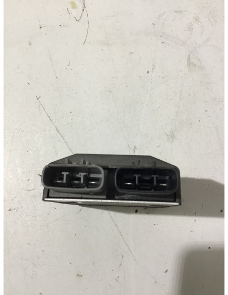 Régulateur TRIUMPH STREET TRIPLE 675 - 2011 - FH012AB Occasion