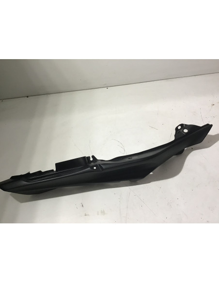 Flanc de selle arrière droit YAMAHA MT07 700 - 2018/2020 - B4C-2171X-00 Occasion