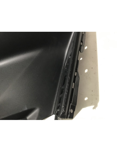 Dessus de marche-pied droit YAMAHA T-MAX 560 - 2022/2024 Dessus de marche-pied droit YAMAHA T-MAX 560 - 2022/2024