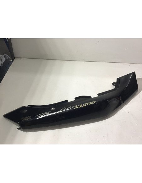 Flanc de selle droit SUZUKI BANDIT 1200 - 1996/2000 - 47111-26E0 Occasion