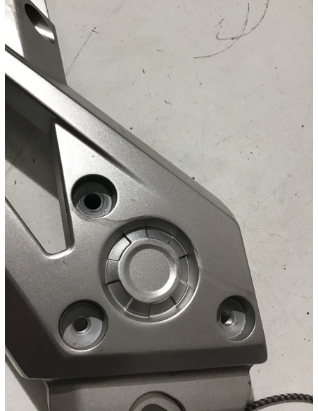 Platine repose-pied arrière droit HONDA X-ADV 750 - 2017/2020 Platine repose-pied arrière droit HONDA X-ADV 750 - 2017/2020