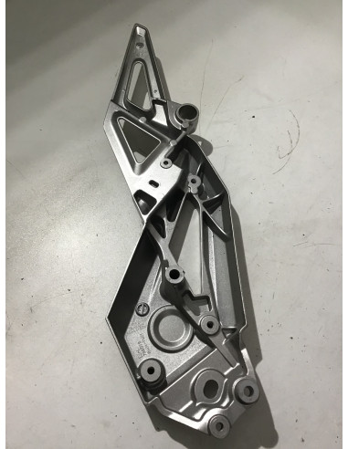 Platine repose-pied arrière droit HONDA X-ADV 750 - 2017/2020