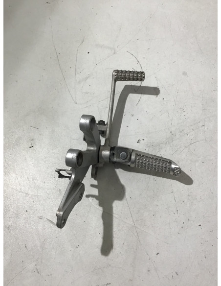 Platine repose-pied droit SUZUKI SV 650 - 2003/2008