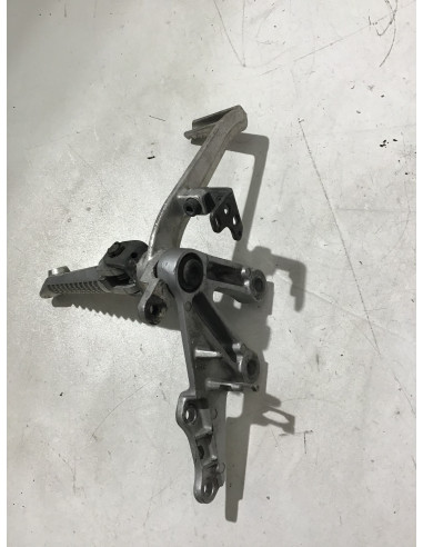 Platine repose-pied droit SUZUKI SV 650 - 2003/2008