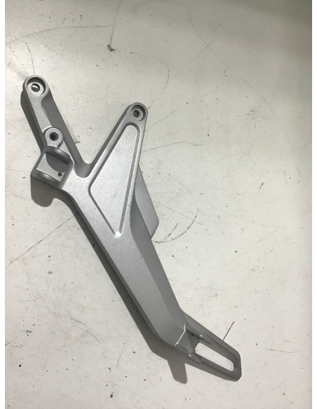 Platine repose-pied gauche HONDA HORNET 900 - 2002/2006 - KEA-L Occasion