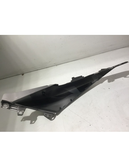 Flanc de selle droit YAMAHA X-MAX 125 - 2018/2019 - BL1-F1741-00