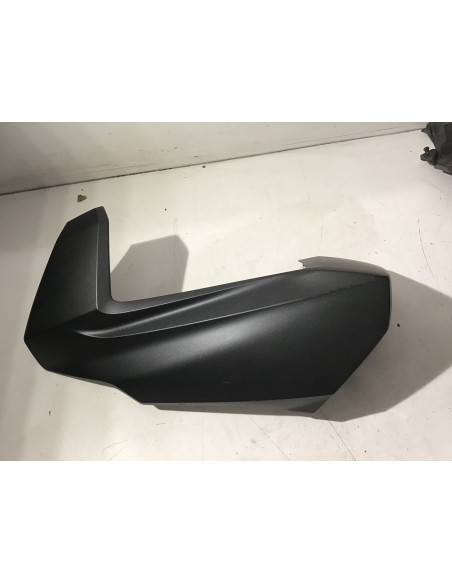 Flanc de carénage droit HONDA FORZA 125 - 2023 - 64501-K1B-T200 Occasion
