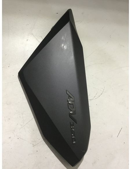 Flanc de selle gauche HONDA X-ADV 350 - 2022 - 83600-K2L-D000 Occasion