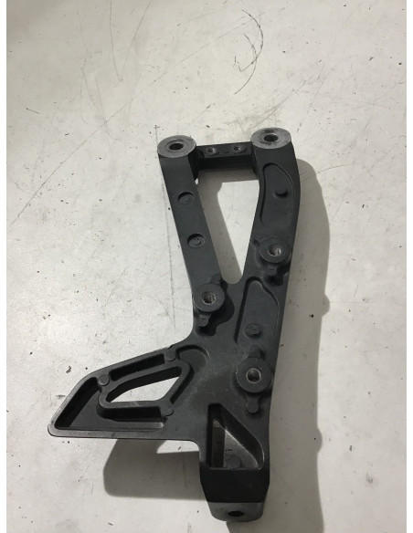 Platine repose-pied arrière gauche YAMAHA MT09 TRACER 900 - 2021/2024 - B5U-4