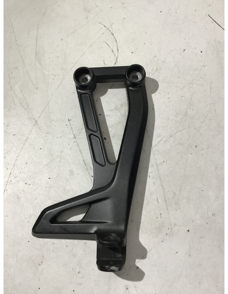 Platine repose-pied arrière droit YAMAHA MT09 TRACER 900 - 2021/2024 - Occasion