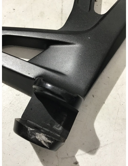 Platine repose-pied arrière droit YAMAHA MT09 TRACER 900 - 2021/2024 -