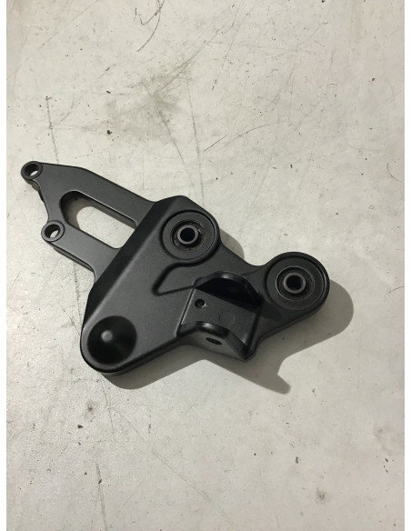 Platine repose-pied avant droit YAMAHA MT07 700 - 2019 - Occasion