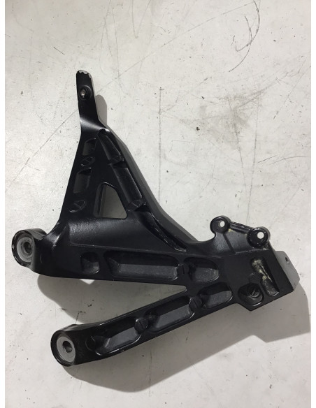 Platine repose-pied arrière droit HONDA AFRICA TWIN 1000 - 2016/2019 -