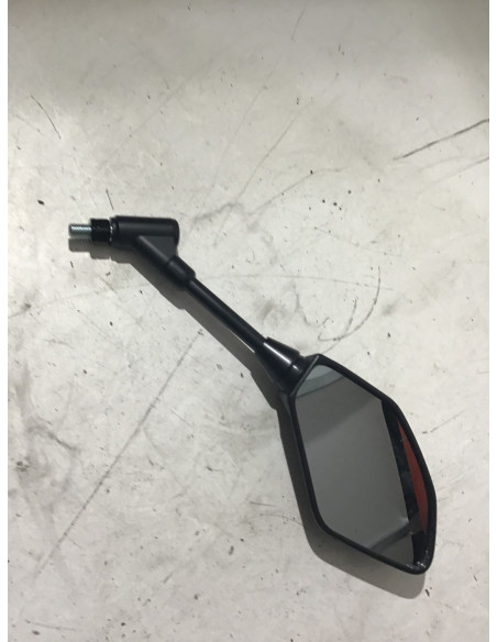 Rétroviseur droit YAMAHA MT09 900 - 2021/2023 - B7N-26290-00 Rétroviseur droit YAMAHA MT09 900 - 2021/2023 - B7N-26290-00