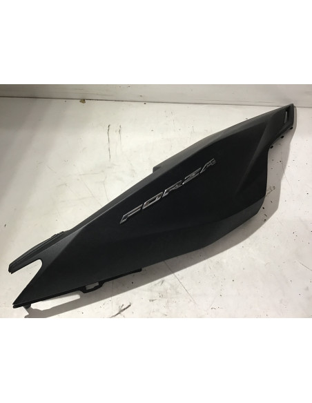 Flanc de selle droit HONDA FORZA 350 - 2021 - 83500-K1B-T000 Occasion