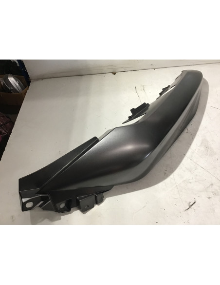 Flanc de selle gauche YAMAHA TRICITY 300 - 2019 - BX9-F1731-00