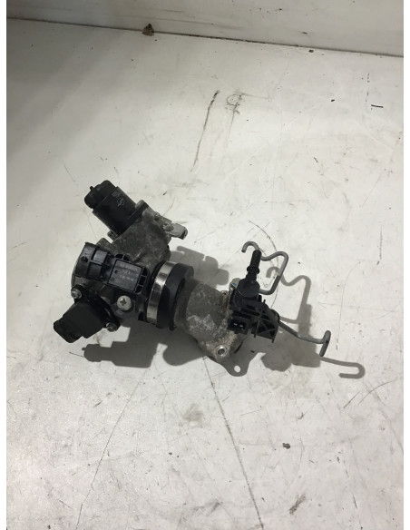 Corps d'injection PEUGEOT METROPOLIS 400 - 2015 - Occasion Corps d'injection PEUGEOT METROPOLIS 400 - 2015 - Occasion