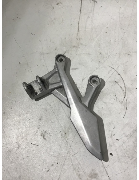 Platine repose-pied gauche HONDA HORNET 750 - 2023 - 50700-MJW-J000 Occasion Platine repose-pied gauche HONDA HORNET 750 - 2023 - 50700-MJW-J000 Occasion