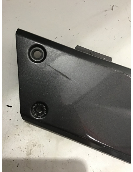 Cache latéral droit APRILIA SRV 850 - 2012 - 653151