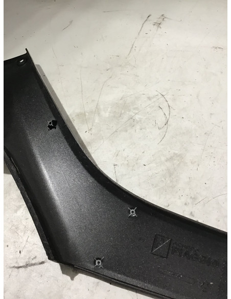 Cache latéral droit APRILIA SRV 850 - 2012 - 653151