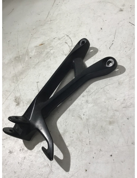 Platine repose-pied arrière gauche SUZUKI GSR 750 - 2011/2012 -