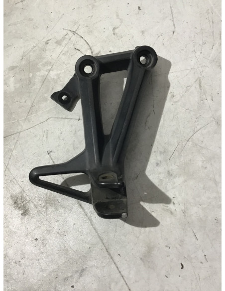 Platine repose-pied arrière droit YAMAHA MT09 900 - 2014/2016 - 1RC-2742L-02 Occasion