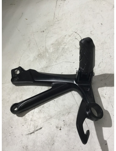 Platine repose-pied arrière droit SUZUKI HAYABUSA 1340 - 2021 -