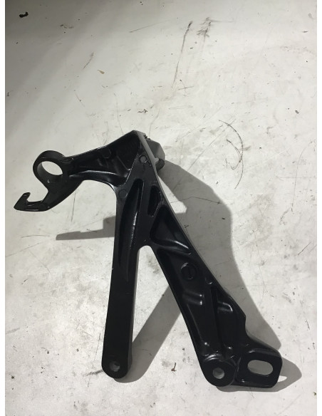 Platine repose-pied arrière droit SUZUKI HAYABUSA 1340 - 2021 -