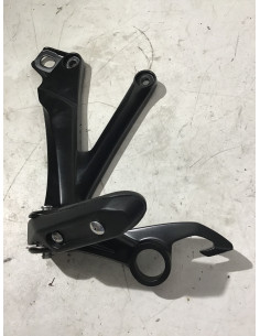 Platine repose-pied arrière gauche SUZUKI HAYABUSA 1340 - 2021 - Occasion