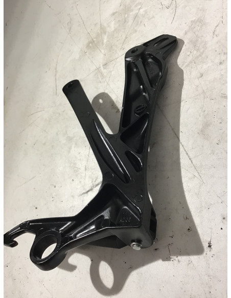 Platine repose-pied arrière gauche SUZUKI HAYABUSA 1340 - 2021 -