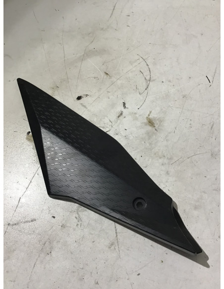 Cache réservoir gauche YAMAHA R1 1000 - 2018 - 2CR-24129-00 Occasion