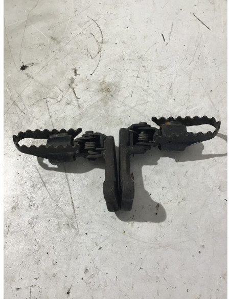 Repose-pied (paire) SUZUKI DR 125 - 1984/2003 - Occasion