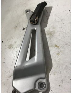 Platine repose-pied arrière droit YAMAHA YBR 125 - 2008 - Occasion 2