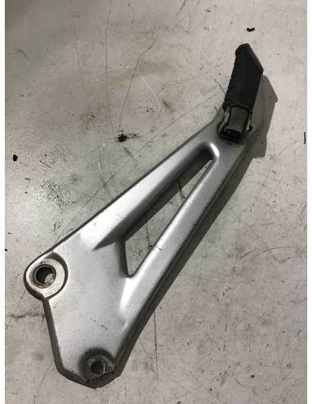 Platine repose-pied arrière gauche YAMAHA YBR 125 - 2008 - Occasion